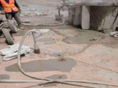 陆良水泥混凝土路面板底注浆技术 路面脱空注浆整治方案